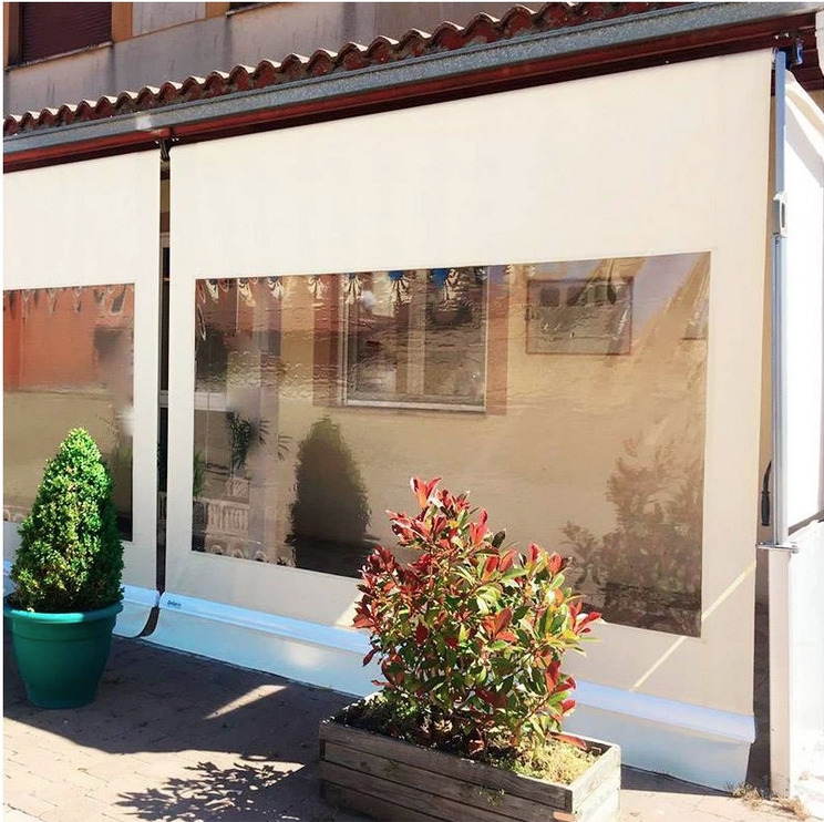 STORE VERTICAL extérieur sans guide sur mesure et toile PVC avec fenêtre