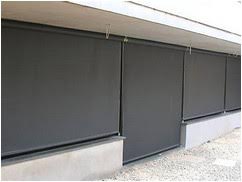 Store vertical exterieur pergola